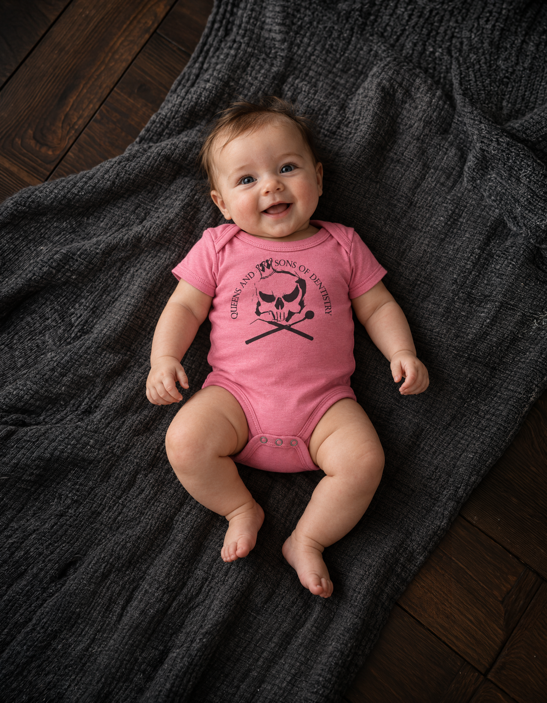 Queens and Sons of Dentistry Baby-Body rosa 3-6M
